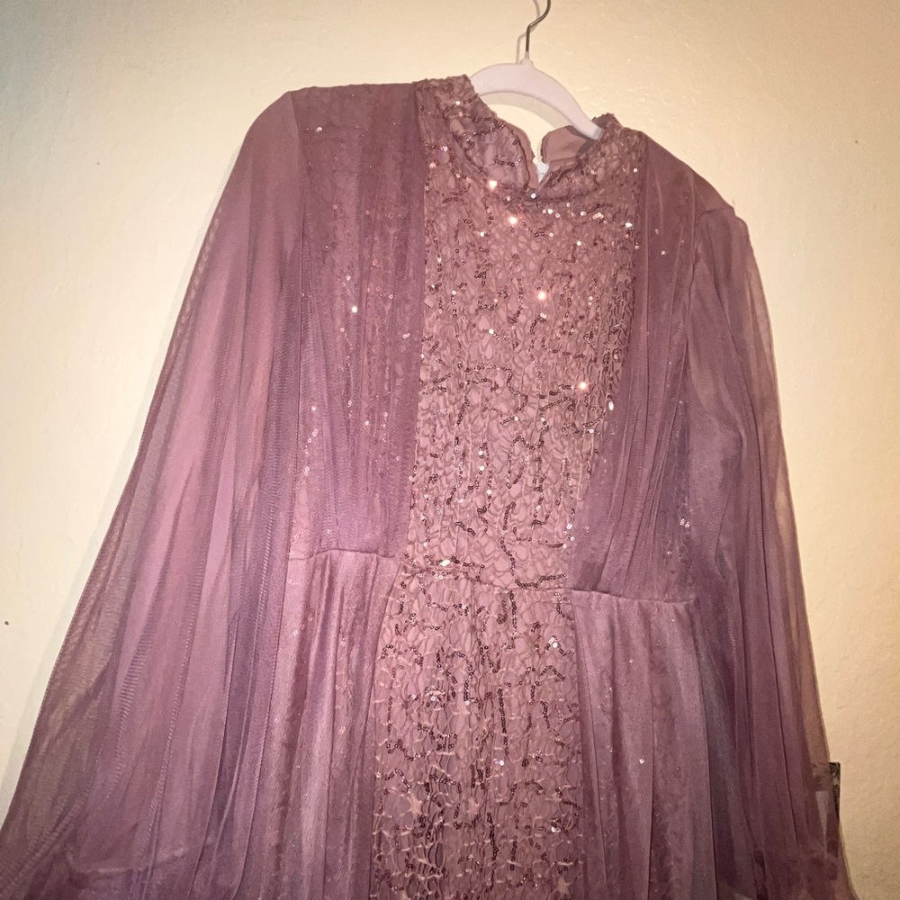 UrbanModesty Mauve Lace Dress - Picture 2 of 7